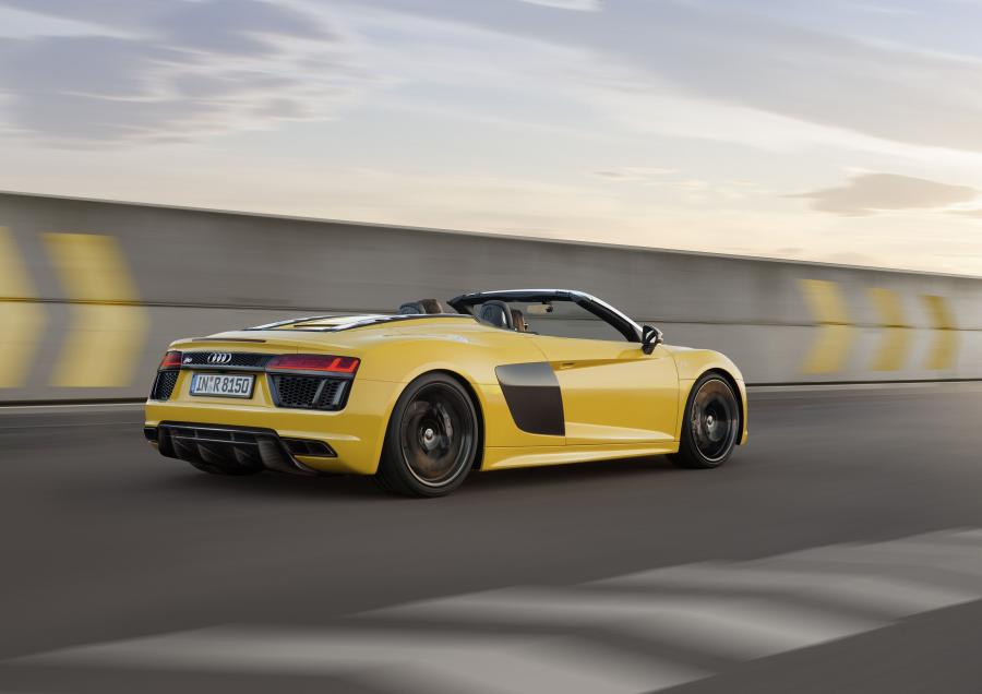  Audi R8 Spyder V10 2016 года  (WW) (фото 36 из 61)